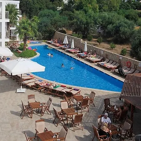 Queen By Important Group Travel Szálloda 4*