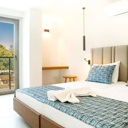 Hotel Queen By Important Group Travel 4*