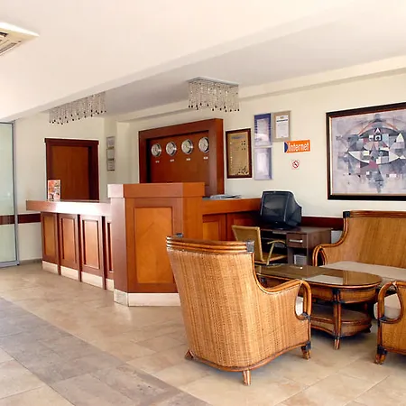 Hotel Queen By Important Group Travel 4*