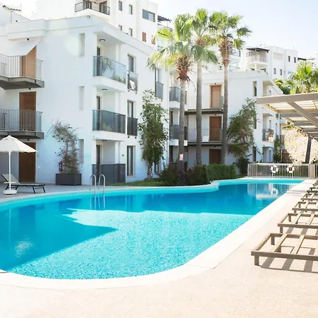 Hotel Queen By Important Group Travel 4*