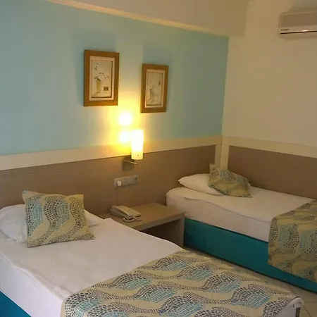 Hotel Queen By Important Group Travel