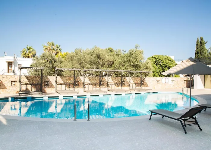 Hotel Queen By Important Group Travel 4*