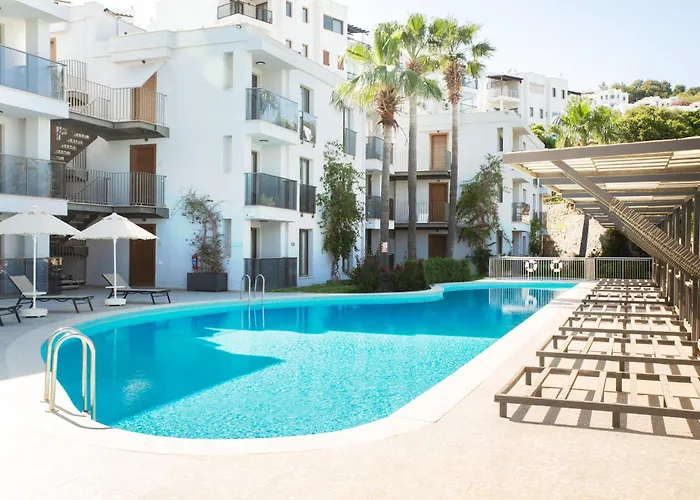 Hotel Queen By Important Group Travel 4*