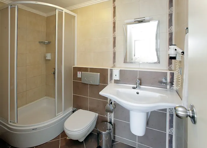 Queen By Important Group Travel Отель