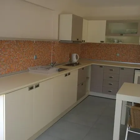 酒店 Queen By Important Group Travel 居姆贝特