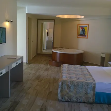 Queen By Important Group Travel Hotel apartamentowy