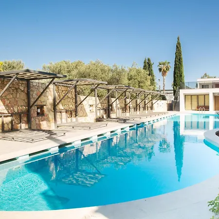 Hotel apartamentowy Queen By Important Group Travel 3*