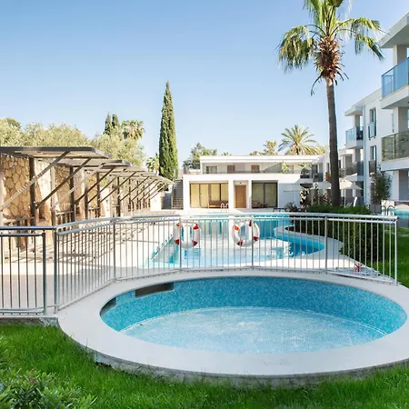 Queen By Important Group Travel 酒店 居姆贝特