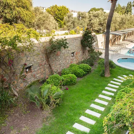 Queen By Important Group Travel 居姆贝特