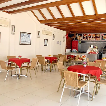 Hotel apartamentowy Queen By Important Group Travel 3*
