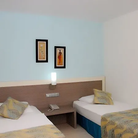 Hotel apartamentowy Queen By Important Group Travel