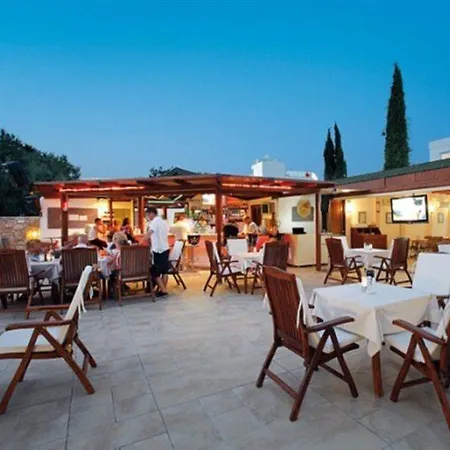 Queen By Important Group Travel 酒店