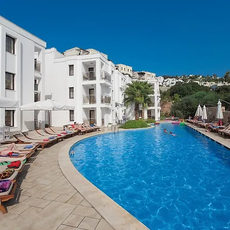 Queen By Important Group Travel Hotel apartamentowy Bodrum